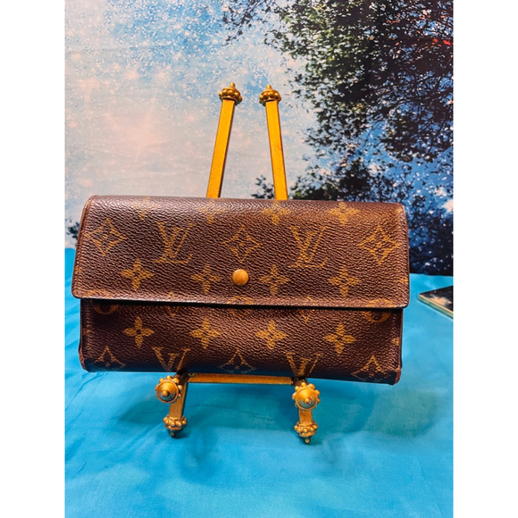 Louis Vuitton Handbags - Louis Vuitton Monogram International Wallet Brown/Tan GUC